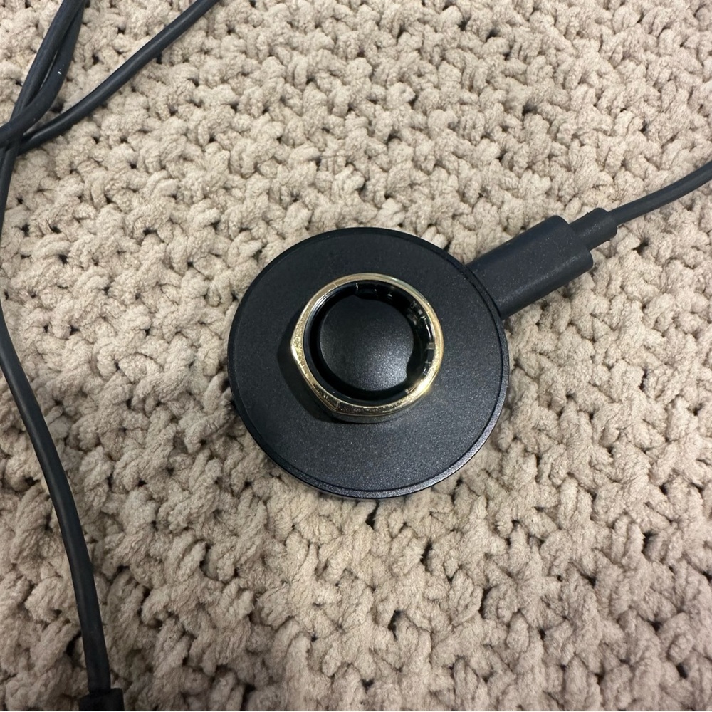 Oura Black Charging Ring